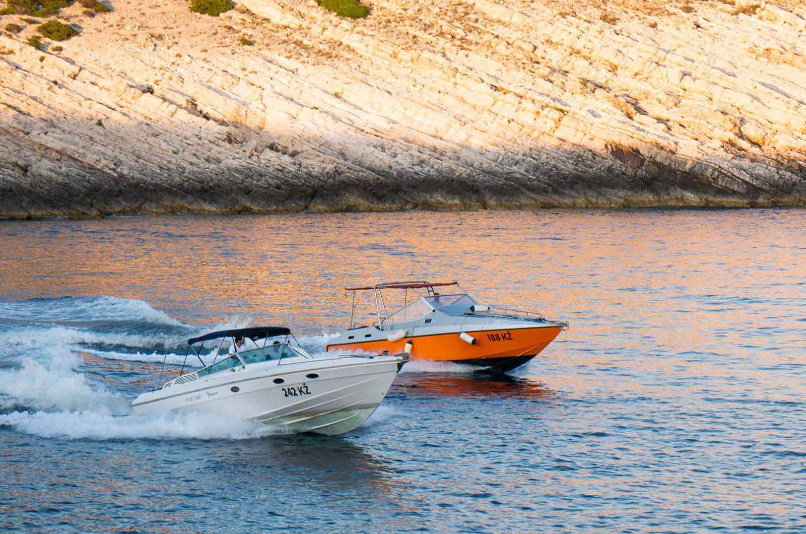 Kaukal Excursions boat