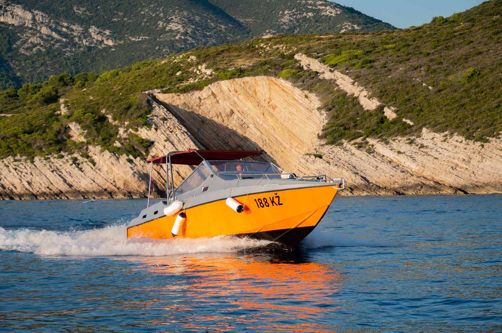Kaukal Excursions boat